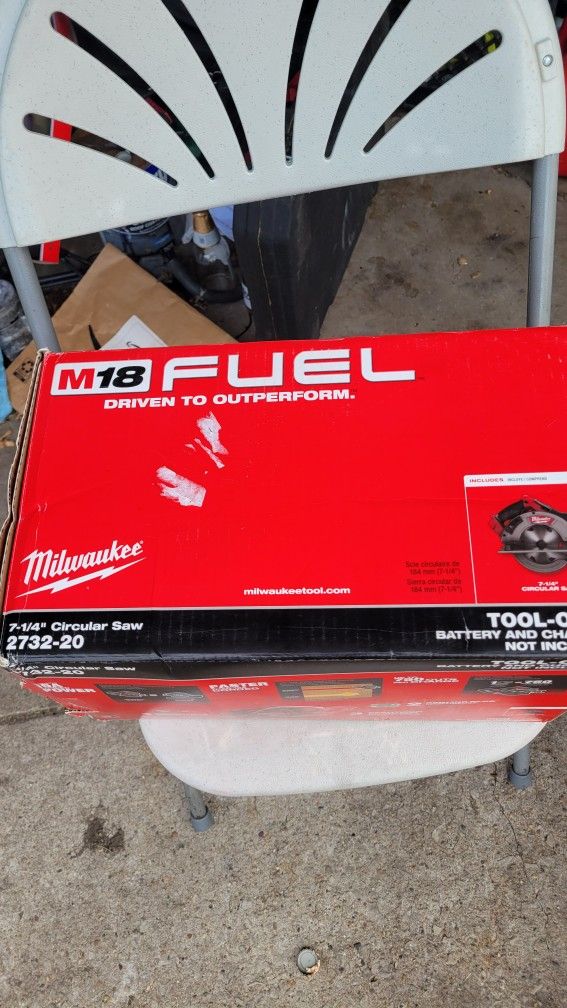 Milwaukee M18 7-1/4" Circular Saw 2732-20