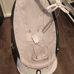 4 Moms Multi Motion Power Swing 