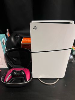 PS5 in GREAT CONDITION w/ controller