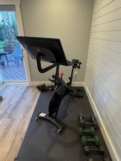 2023 Peloton Bike Plus Excellent Condition Under 50 Rides - Hoschton, GA