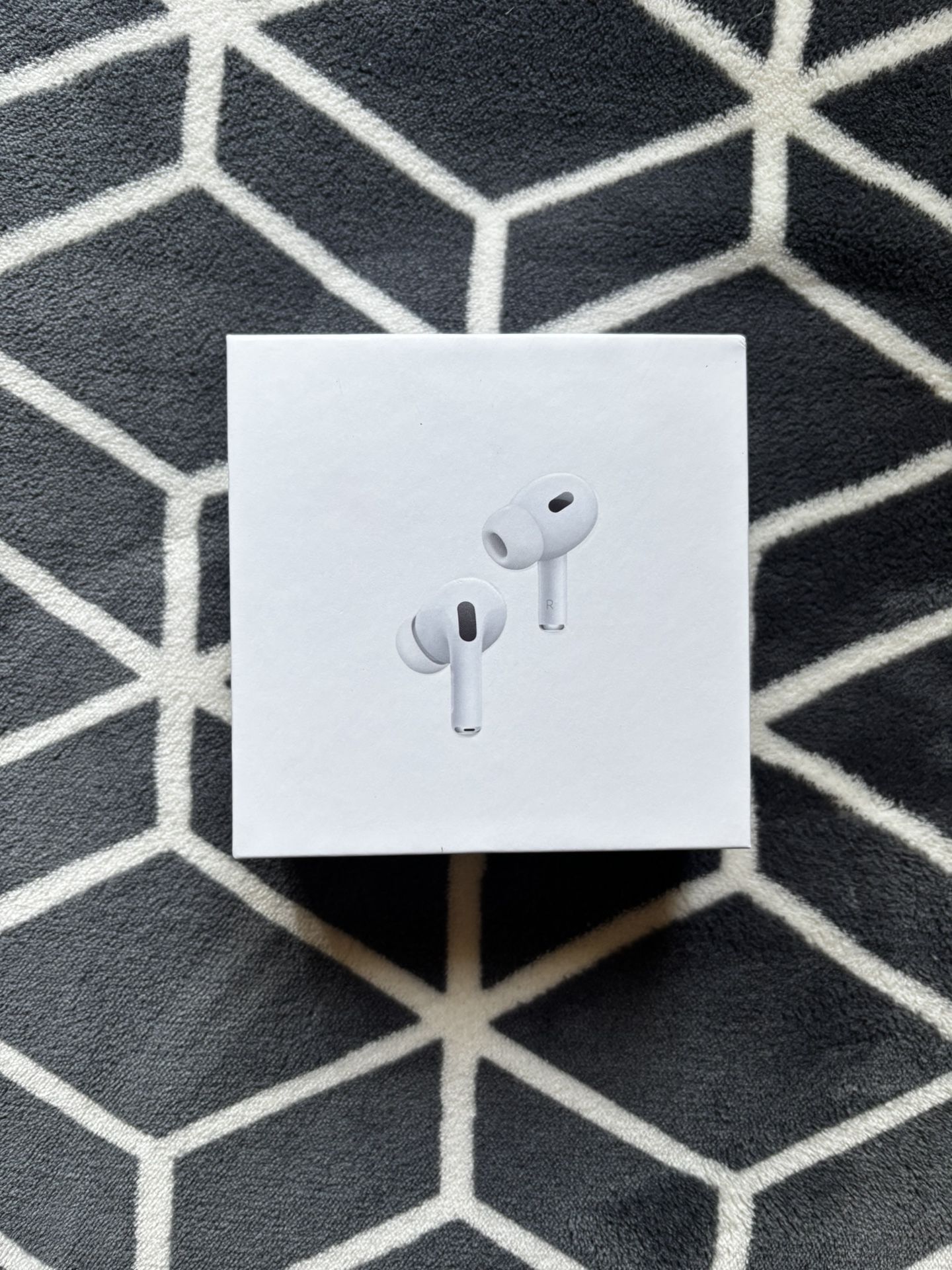 AirPods Pro 2 & AirPods 4s