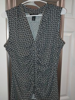 White House Black Market Blouse Size L - Great For Work!!!