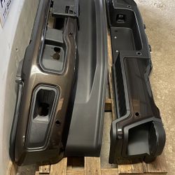 New take off bumpers!! 23-24 ford f250 super duty. $ 799 both or 400 each. Se habla español. 