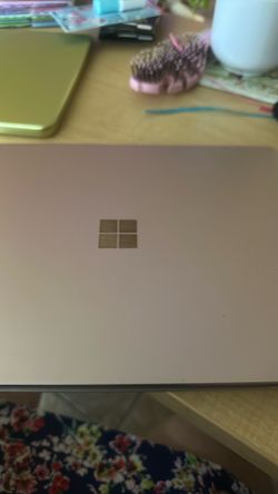 RoseGold Microsoft Laptoo 8gig i7