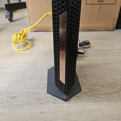 Netgear - Nighthawk DOCSIS 3.1 Cable Modem - black