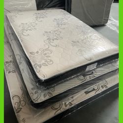 Cal King Size Mattress/ Colchon