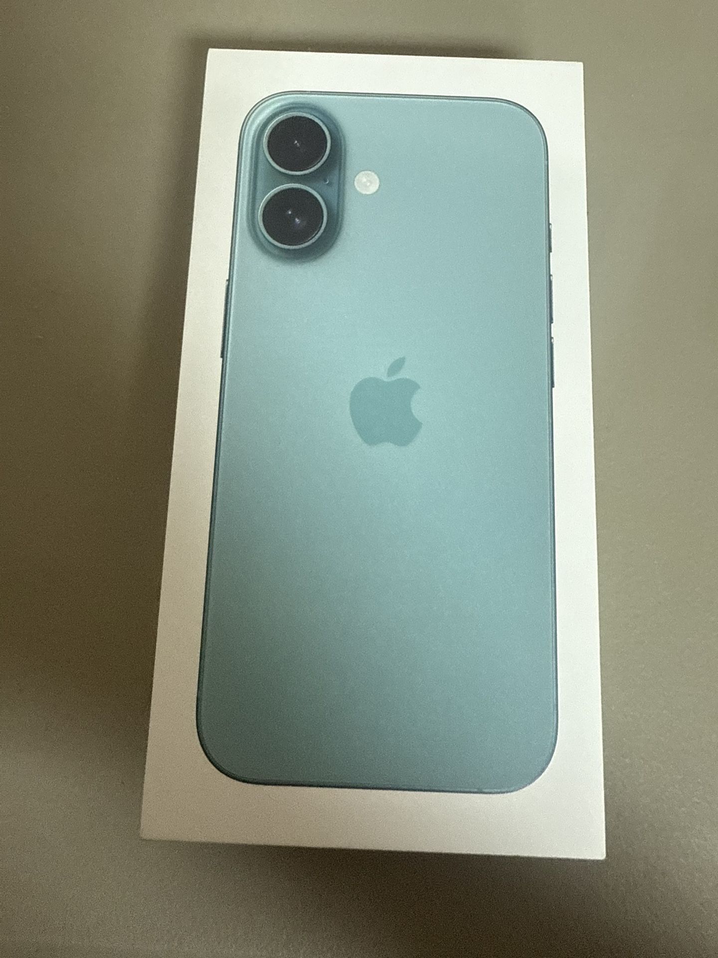iPhone 16