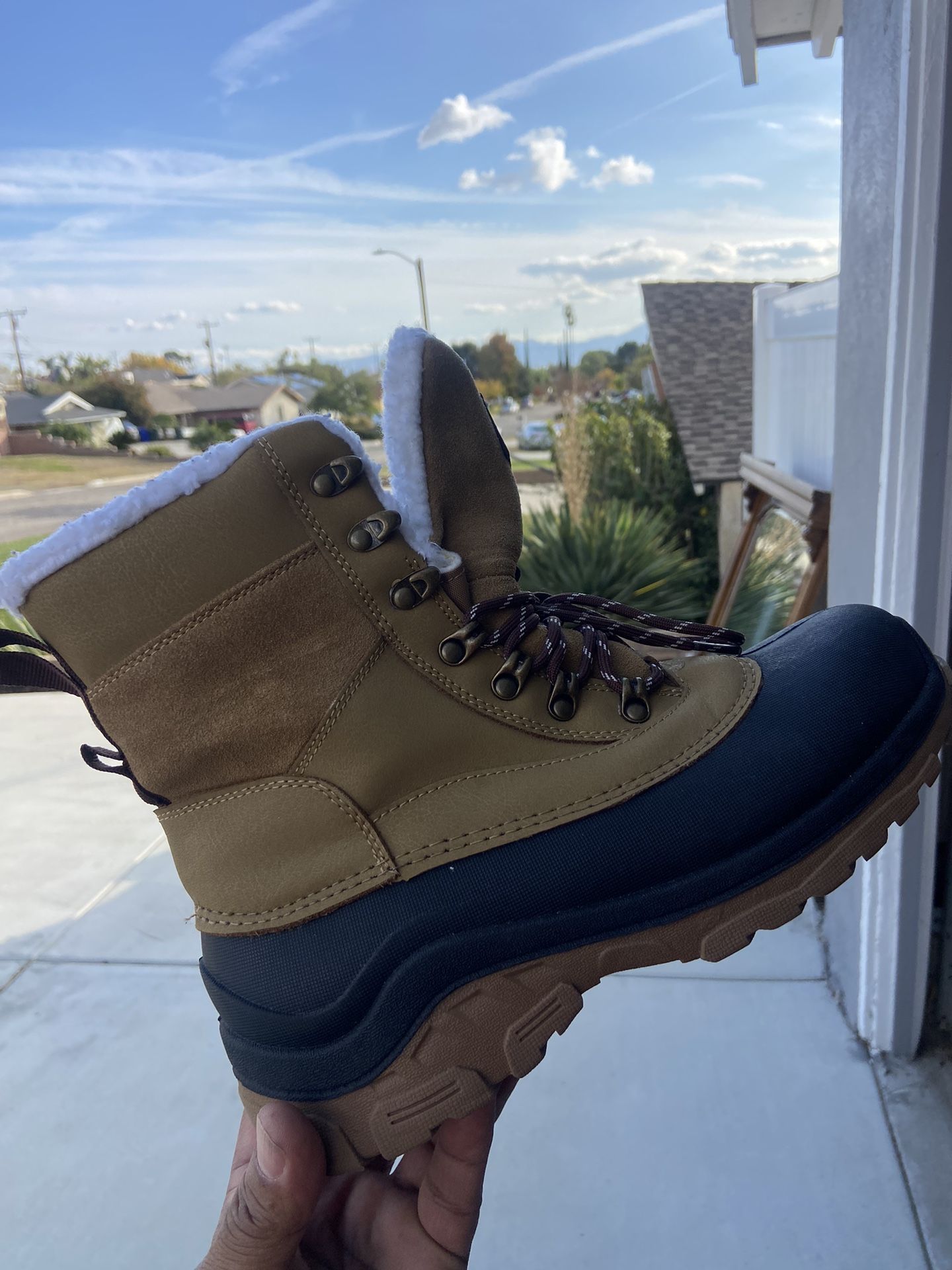 Boots Snow Size 8 Men