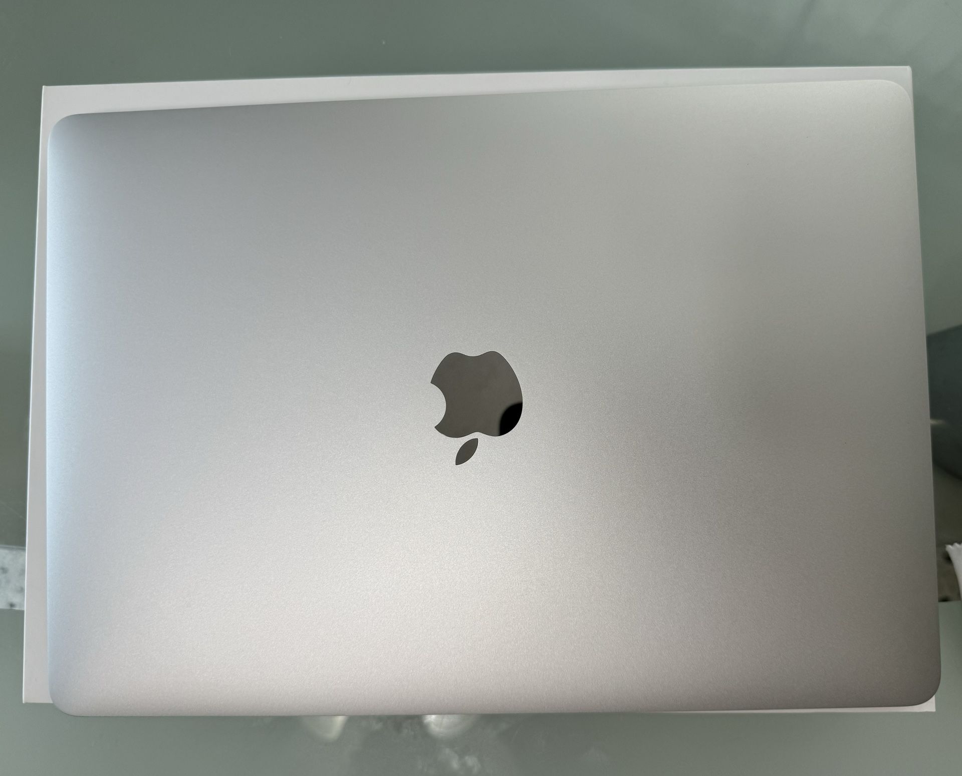 MacBook Air 13-Inch (2020)
