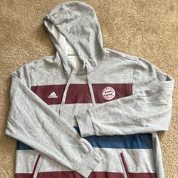 ADIDAS / Bayern Munich Bundesliga German LEAGUE SOCCER Hooded Sweatshirt w/ zip pockets / Men’s XX-Large XXL / Like New w/o Tags!! /Grey Maroon & Blue