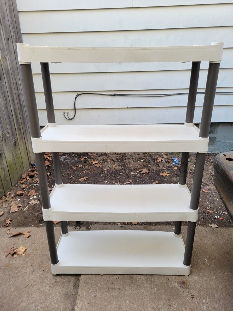 PLANO STORAGE SHELF
