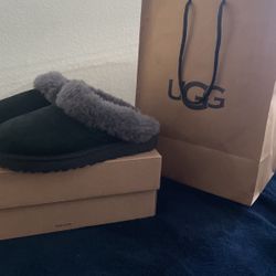 Black Uggs 