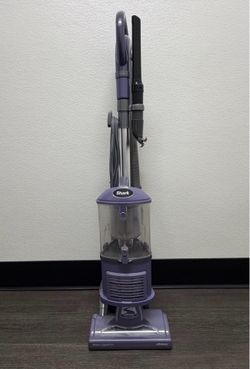 Shark Navigator Lift-Away Upright Vacuum Used like New in Pristine Condition