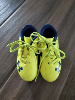 Toddler Soccer shoes size 8