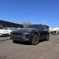 2017 PORSCHE MACAN 
