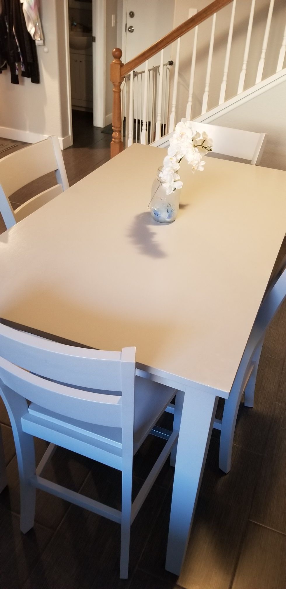 Dining Room Table with 4 Chairs MINT