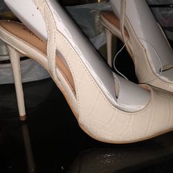EXPRESS HEELS 