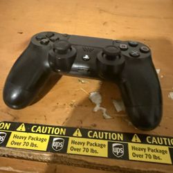 PS4 Controller