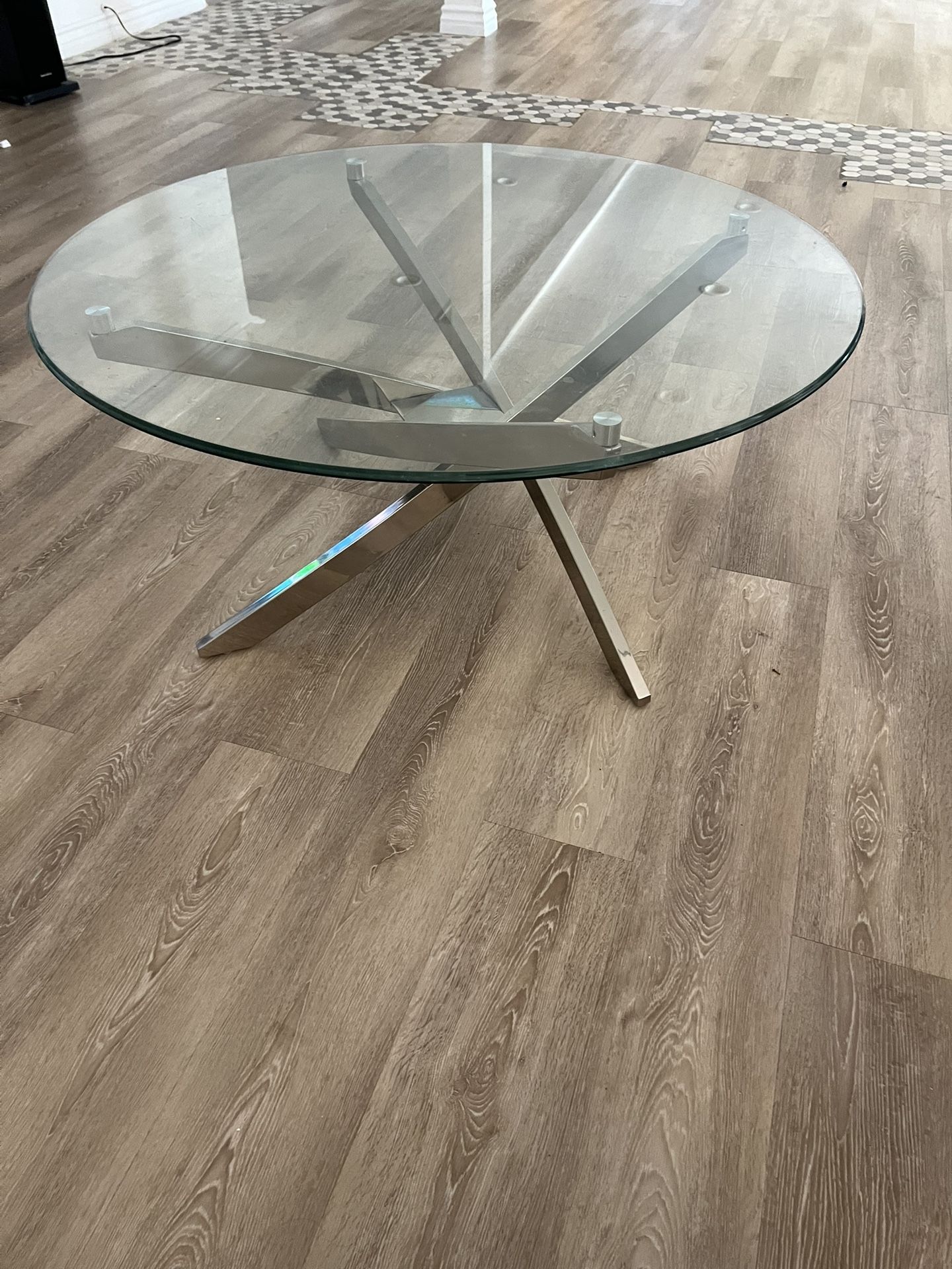 Round Table
