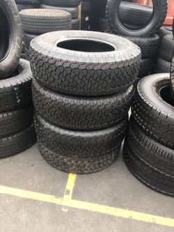 Set bf Goodrich semi new 265/70/16 $300 include professional installation