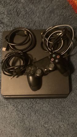 PS4 Slim 