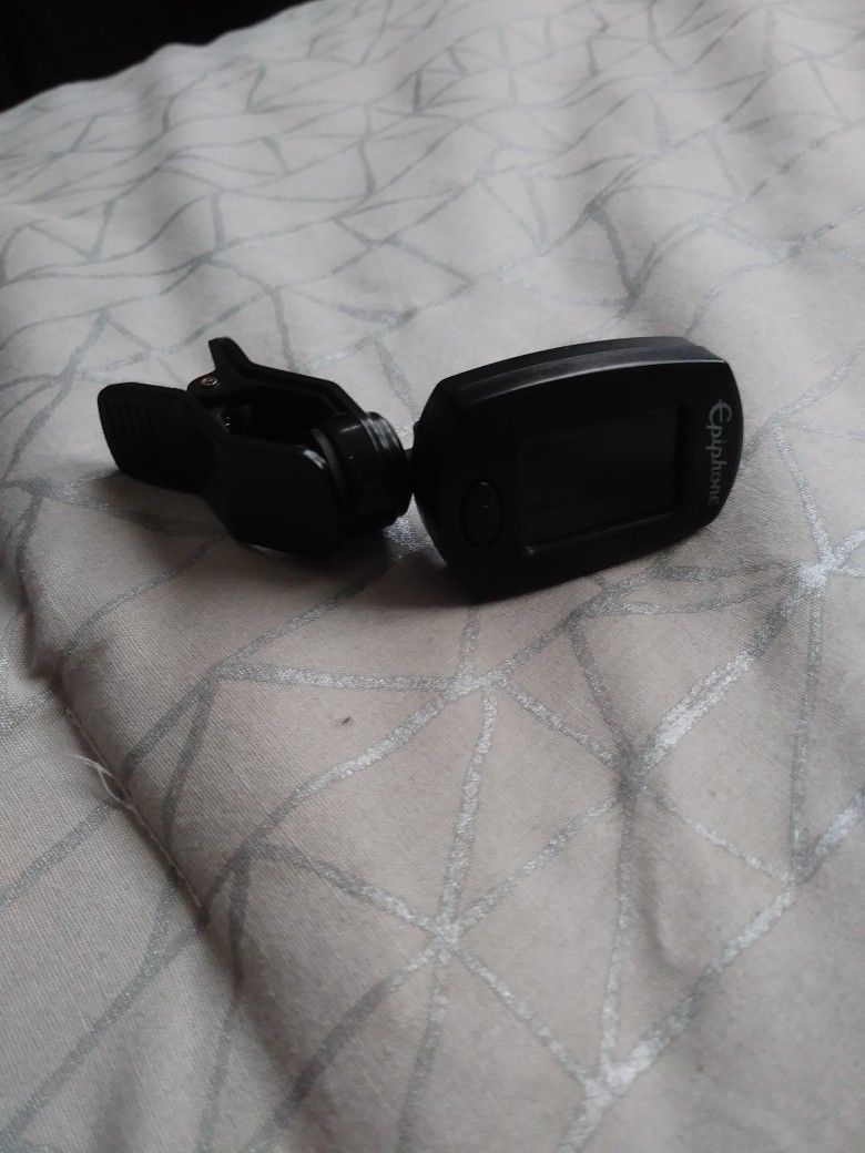 2 Guitar Tuners