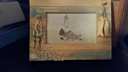 Dock picture frame