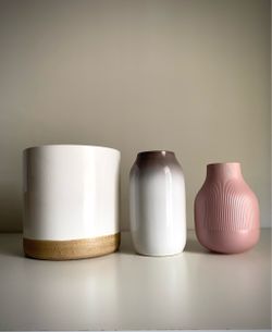 Vases and Flower Pot- Like New