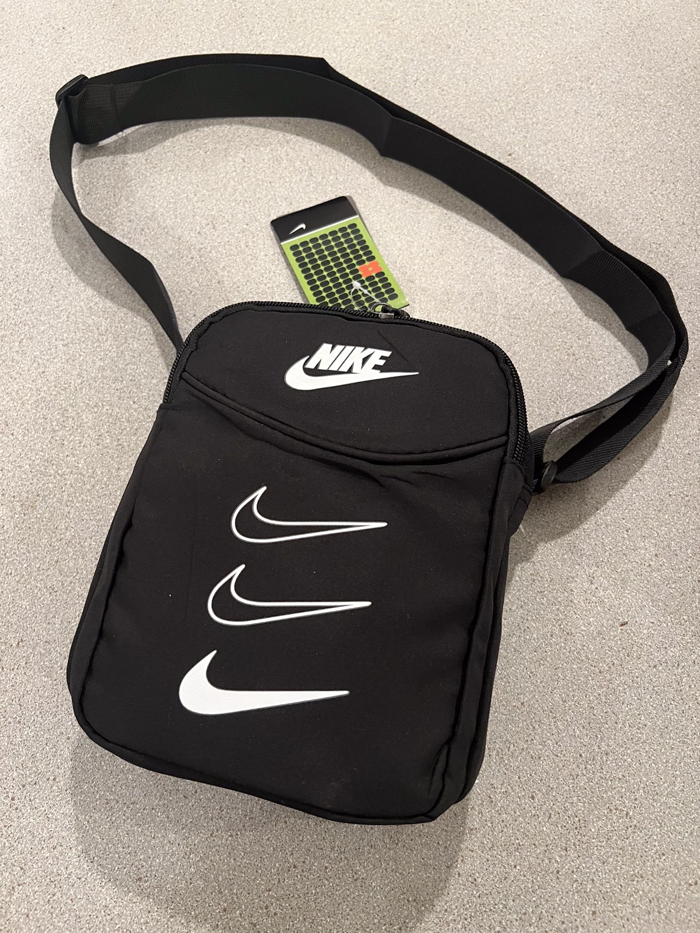 NIKE CROSSBODY SHOULDER MESSENGER SLING BAG 7x7