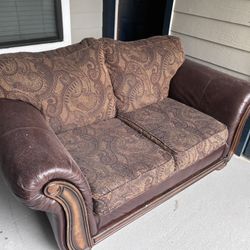FREE COUCH