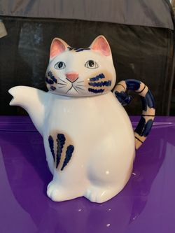 Ceramic Teapots and Cookie Jar