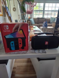 Nintendo switch OLED plus accessories