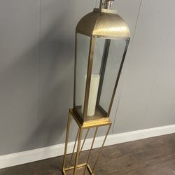 Decorative Lantern – Elegant Home Accent – Like New ✨🔥