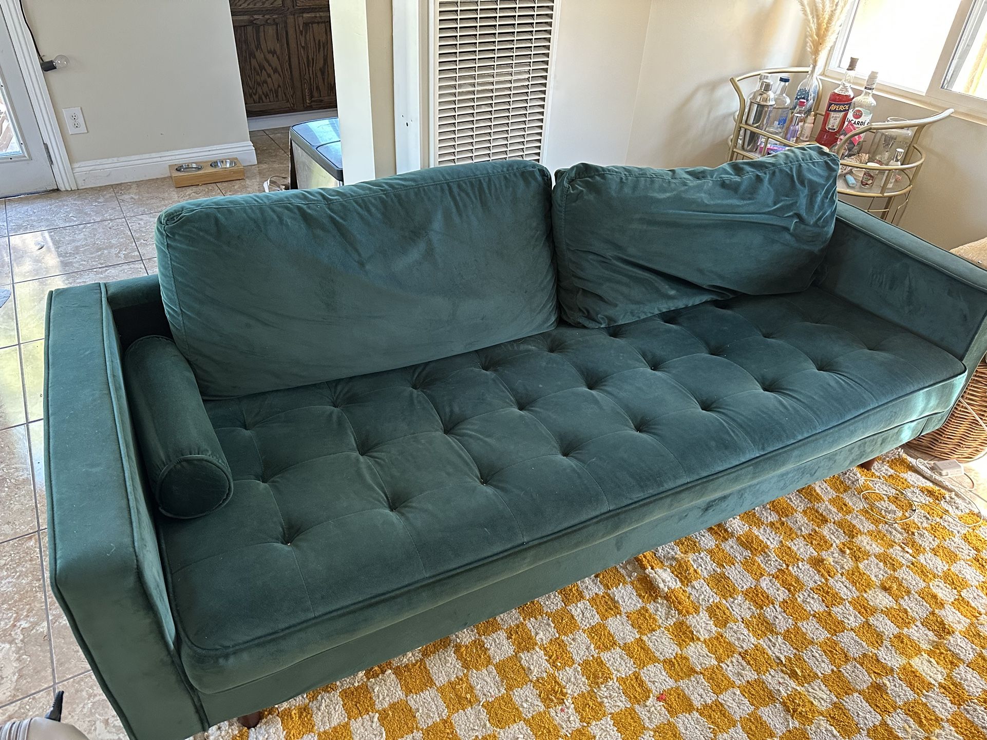 FREE Green Velvet Couch for Sale in Los Angeles, CA OfferUp
