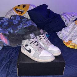 Jordan 1 Mid Light Grey Smoke Anthracite 