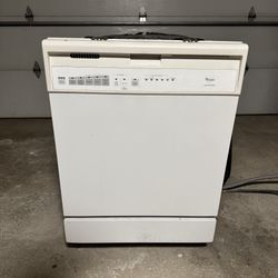 Whirlpool 24 in. Built-In Dishwasher DU920PFGQ3 – White