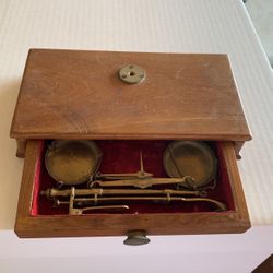 Antique Vintage jewelers scale