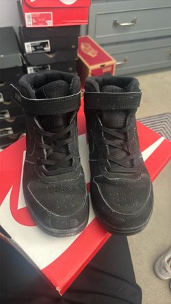 Boys Nike Borough Mid 2