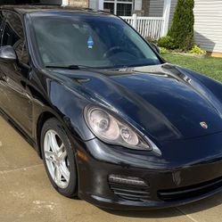 2012 Porsche Panamera 4
