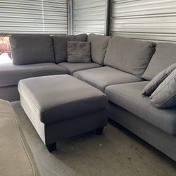 Gray Sectional W Matching Ottoman Great Condition 