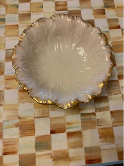 Lenox cabbage style bowl- 6 inches in diameter