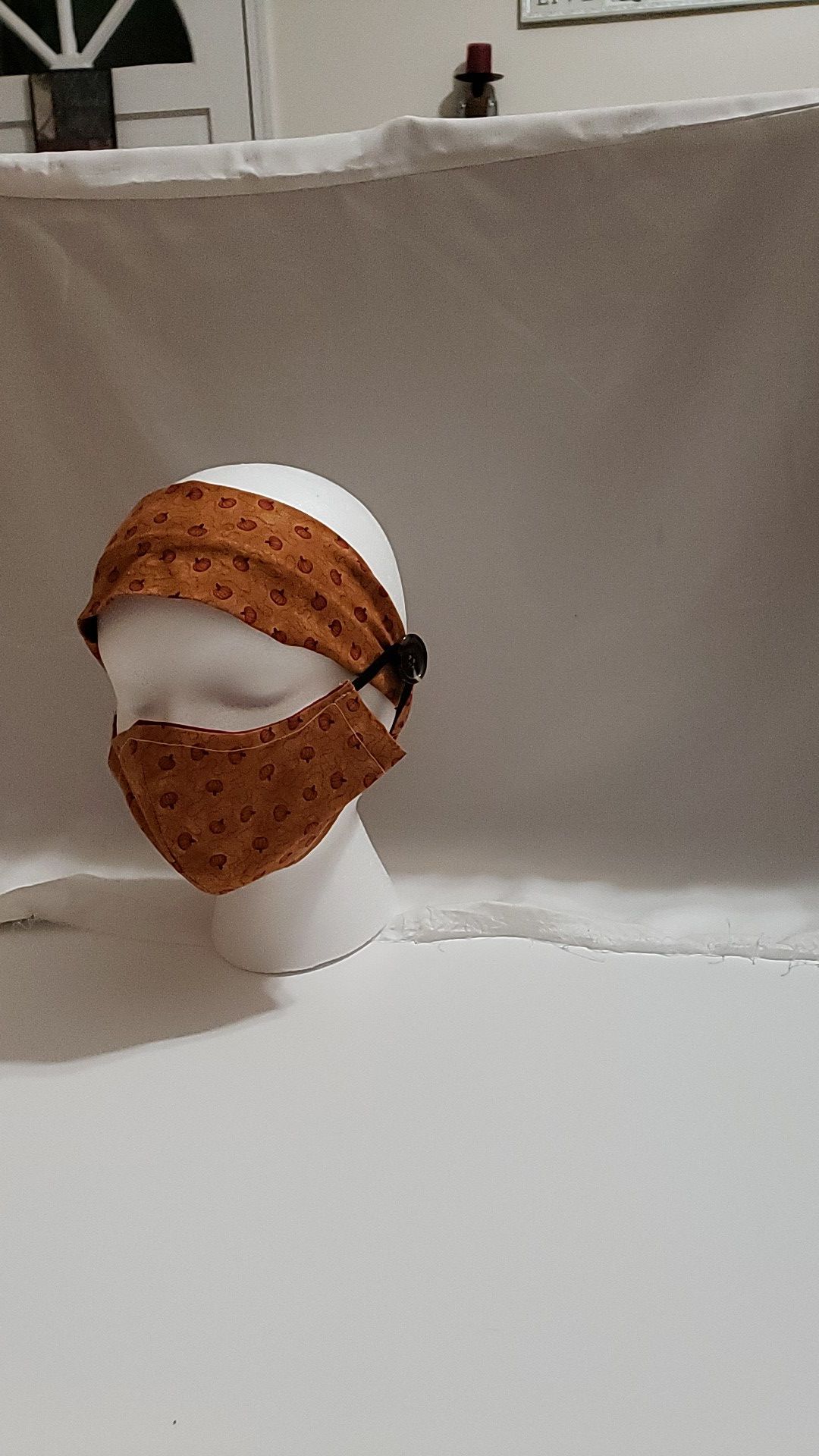 headband with buttons