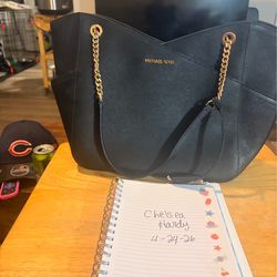Black Micheal Kors bag