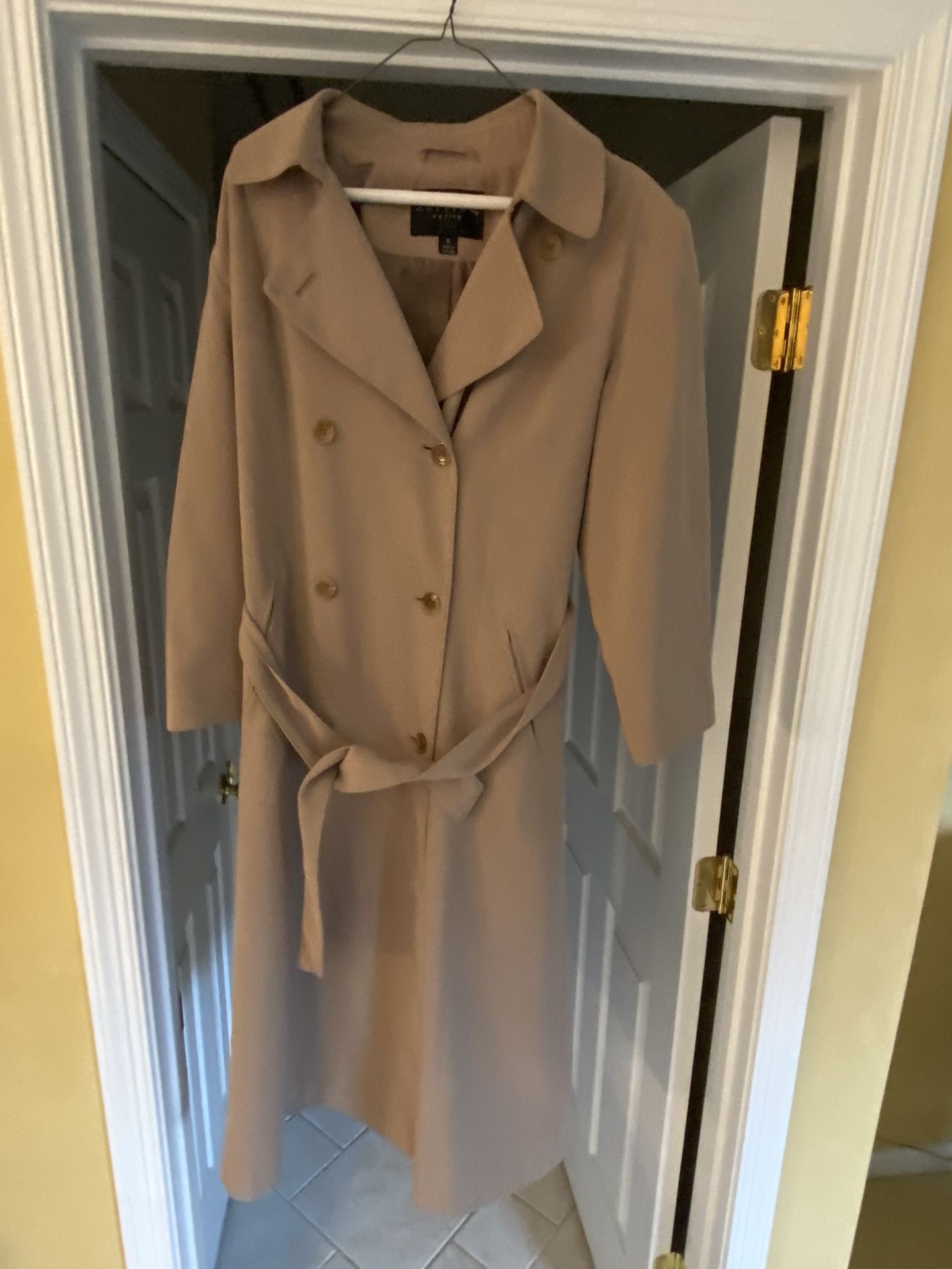 Women’s Rain/Trench Coat - Size 6