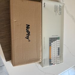 NEW - Nuphy Air75 With portable case