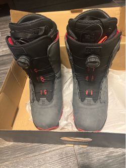 Snowboard boots and bindings