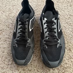 Lotto Futsal Men's 7.5 Shoe