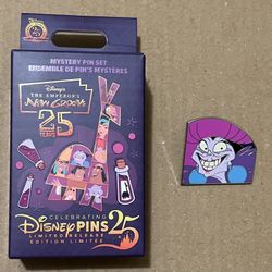 Disney Emperor's New Groove Limited Release Puzzle Mystery Pin Set Yzma Pin