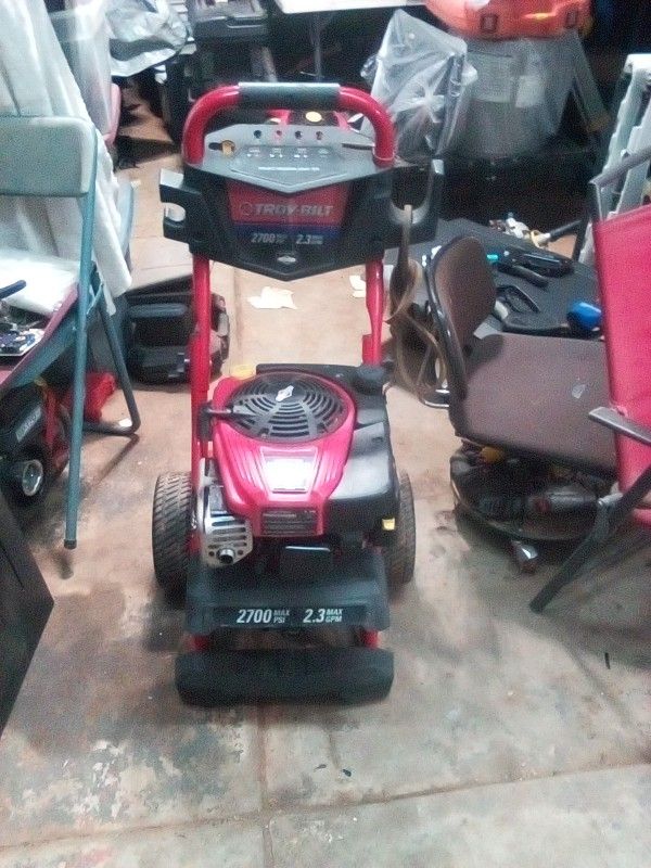 Troy-bilt ,, Pressure Washer 2700psi Max