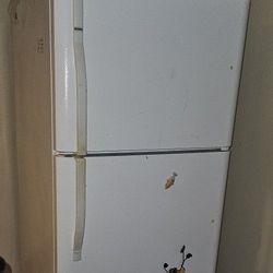 Kenmore Full Size Refrigerator 